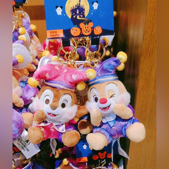 Shanghai Disney Halloween Chipndale keychain 2023 - Picture 6 of 7